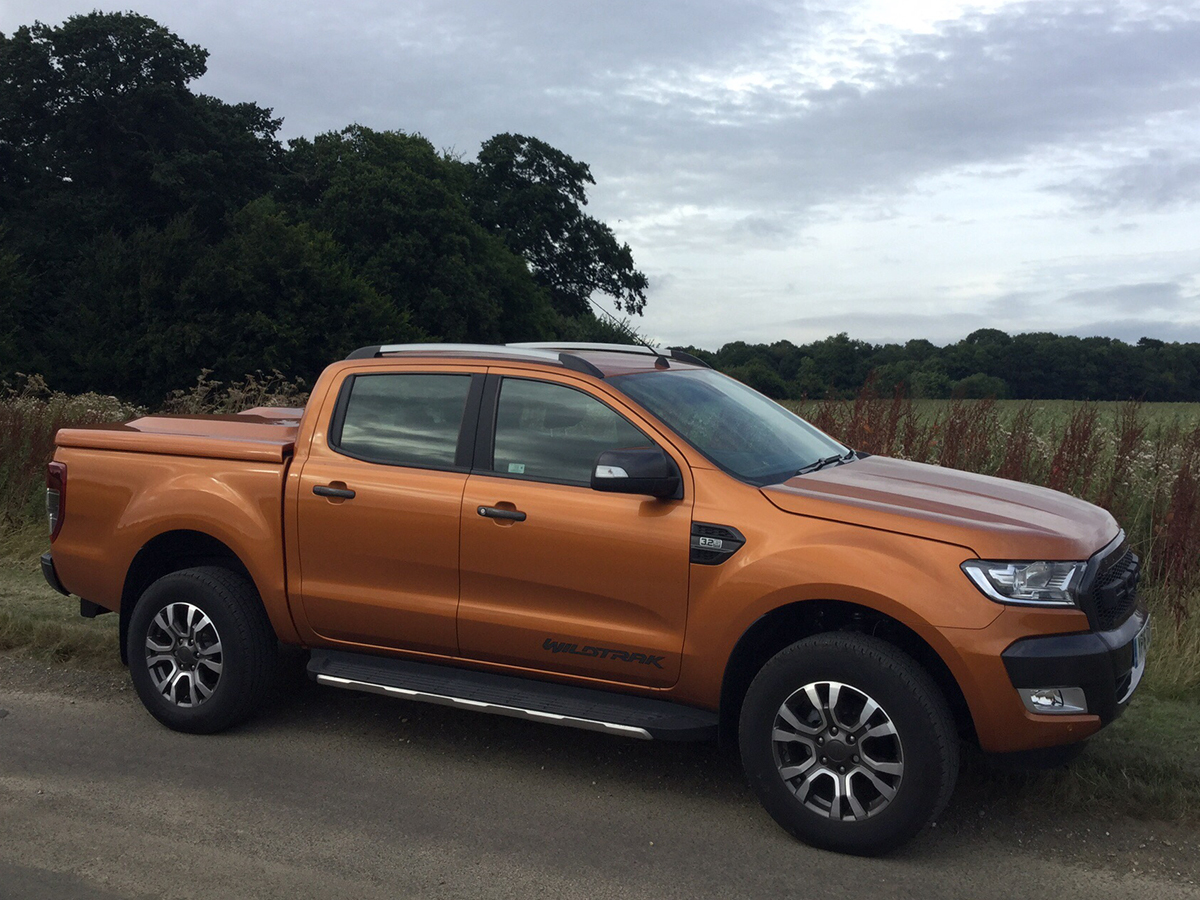 Ford-Ranger-Orange Max Highline White Hot Vans 06