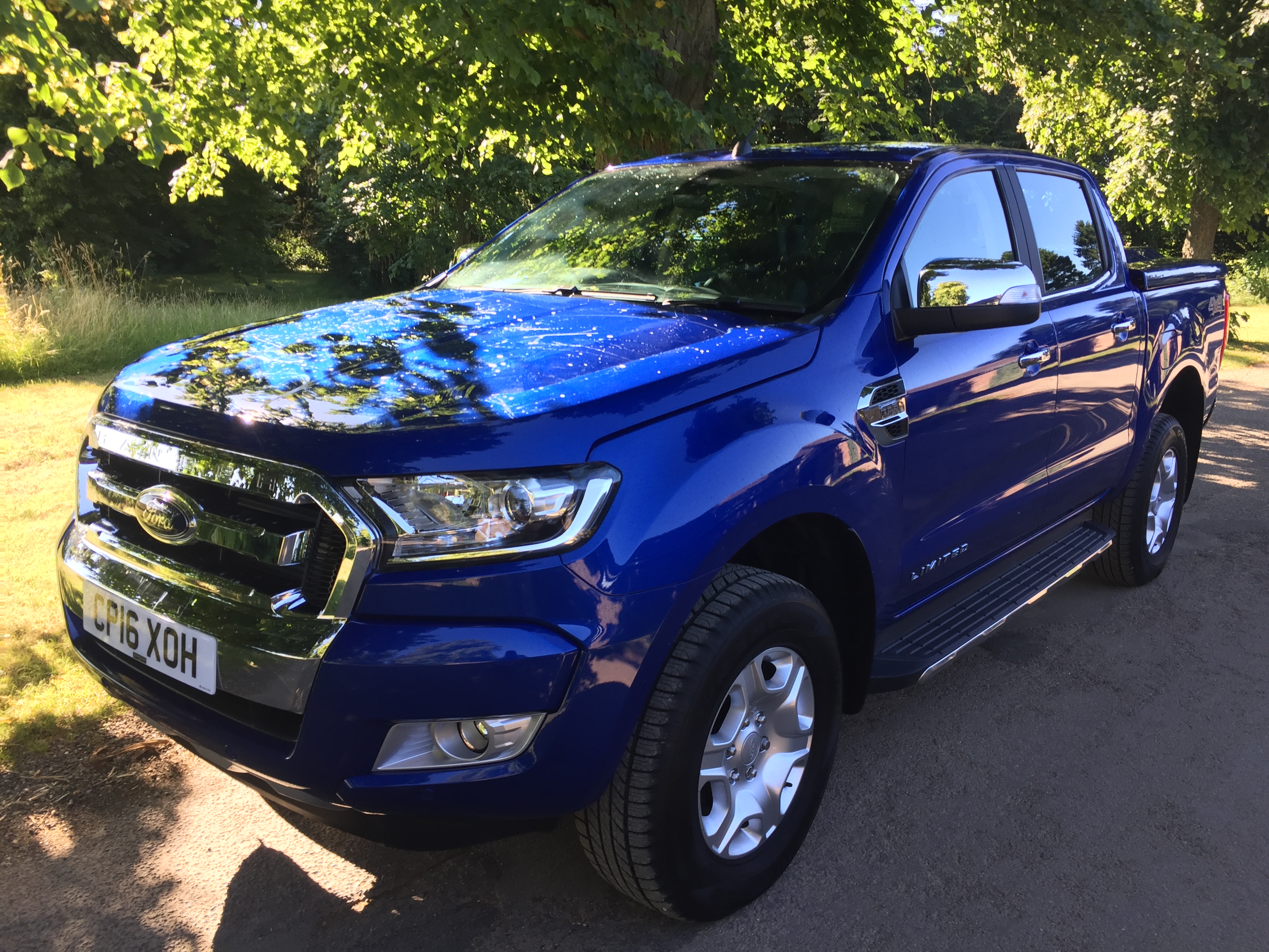 Ford Ranger Limited blue 5 - White Hot VansWhite Hot Vans